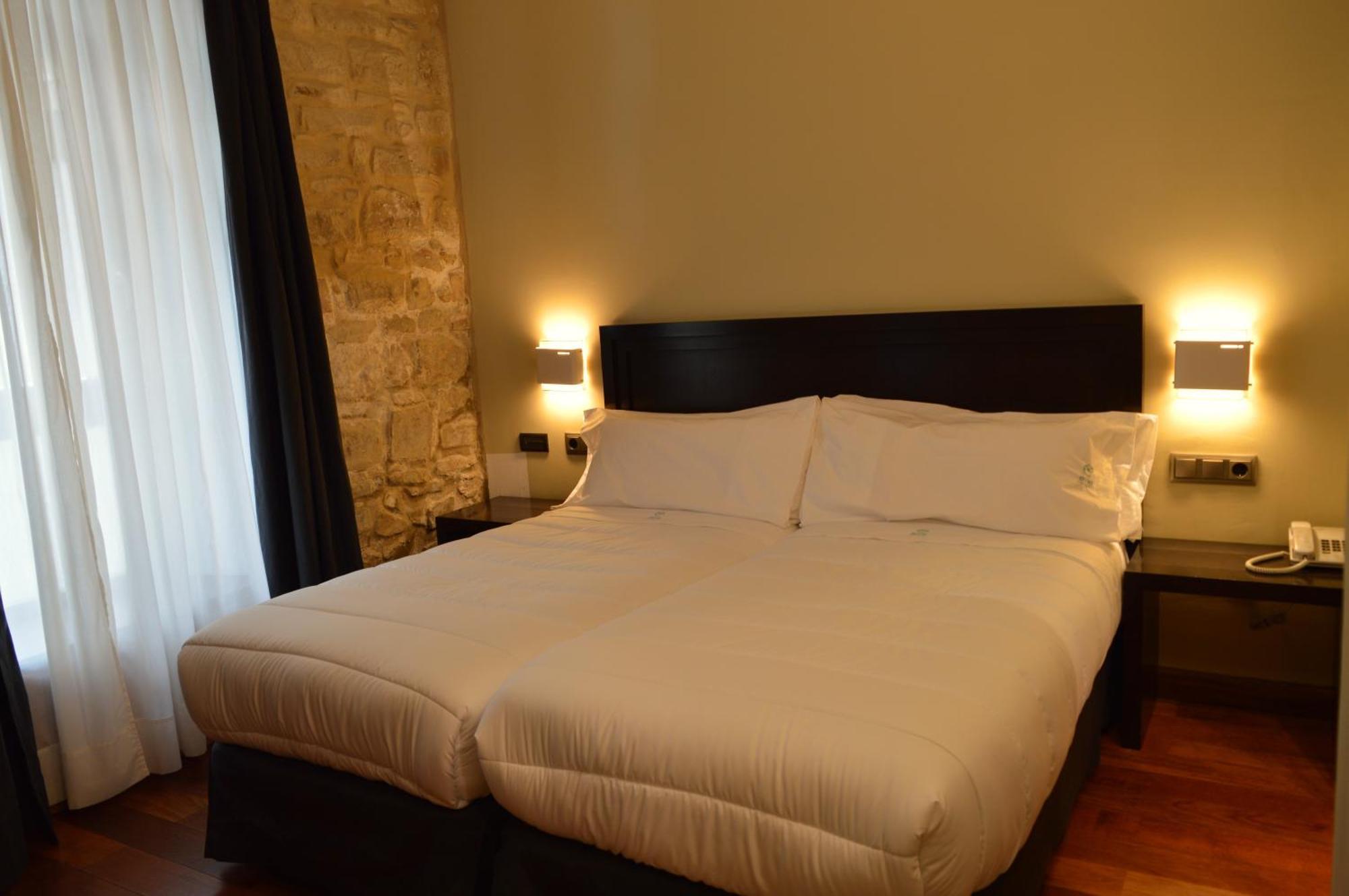 Hotel Baeza Monumental By Eme Hoteles Luaran gambar