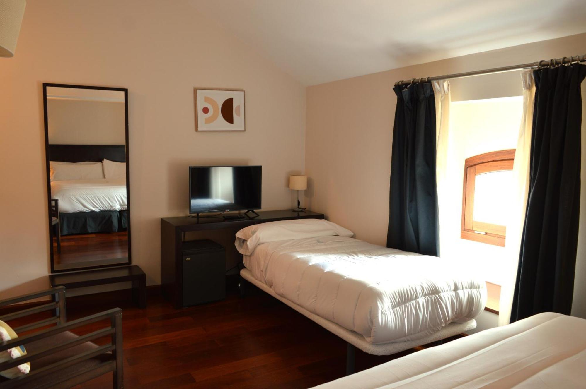 Hotel Baeza Monumental By Eme Hoteles Luaran gambar