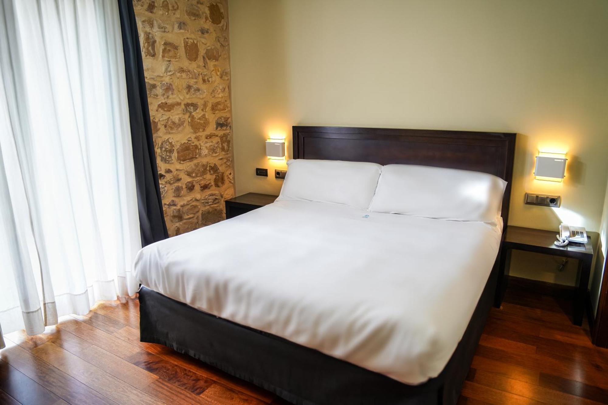 Hotel Baeza Monumental By Eme Hoteles Luaran gambar