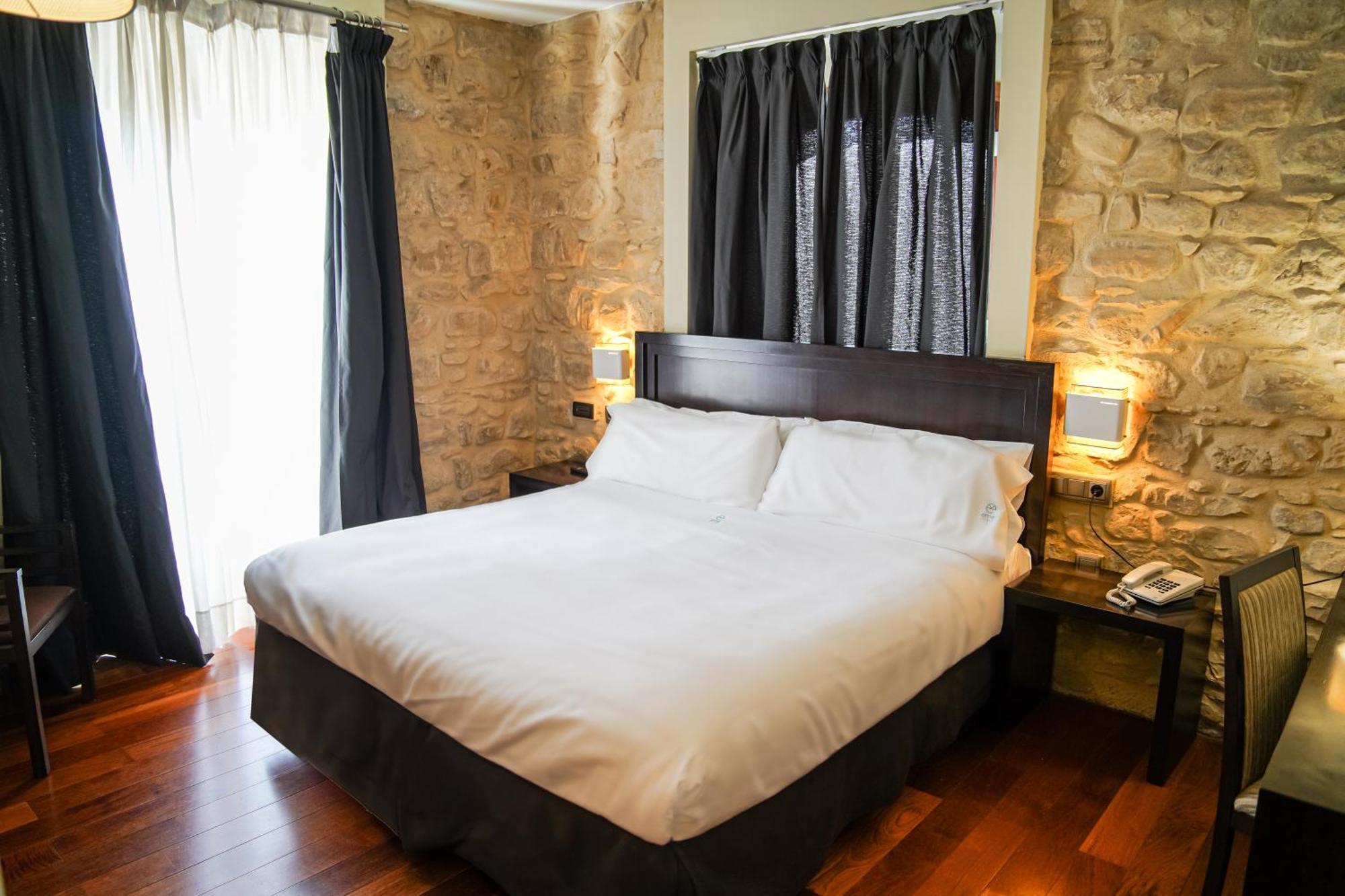 Hotel Baeza Monumental By Eme Hoteles Luaran gambar