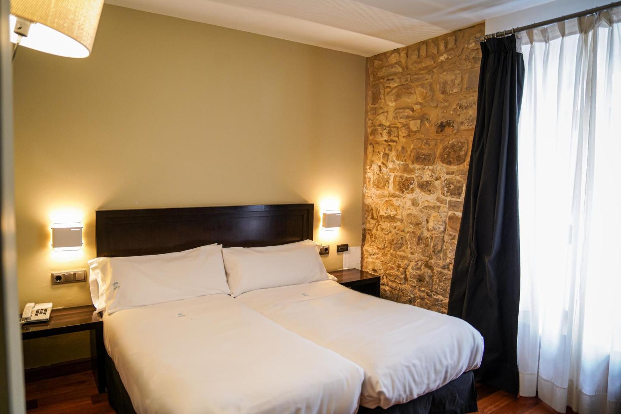 Hotel Baeza Monumental By Eme Hoteles Luaran gambar