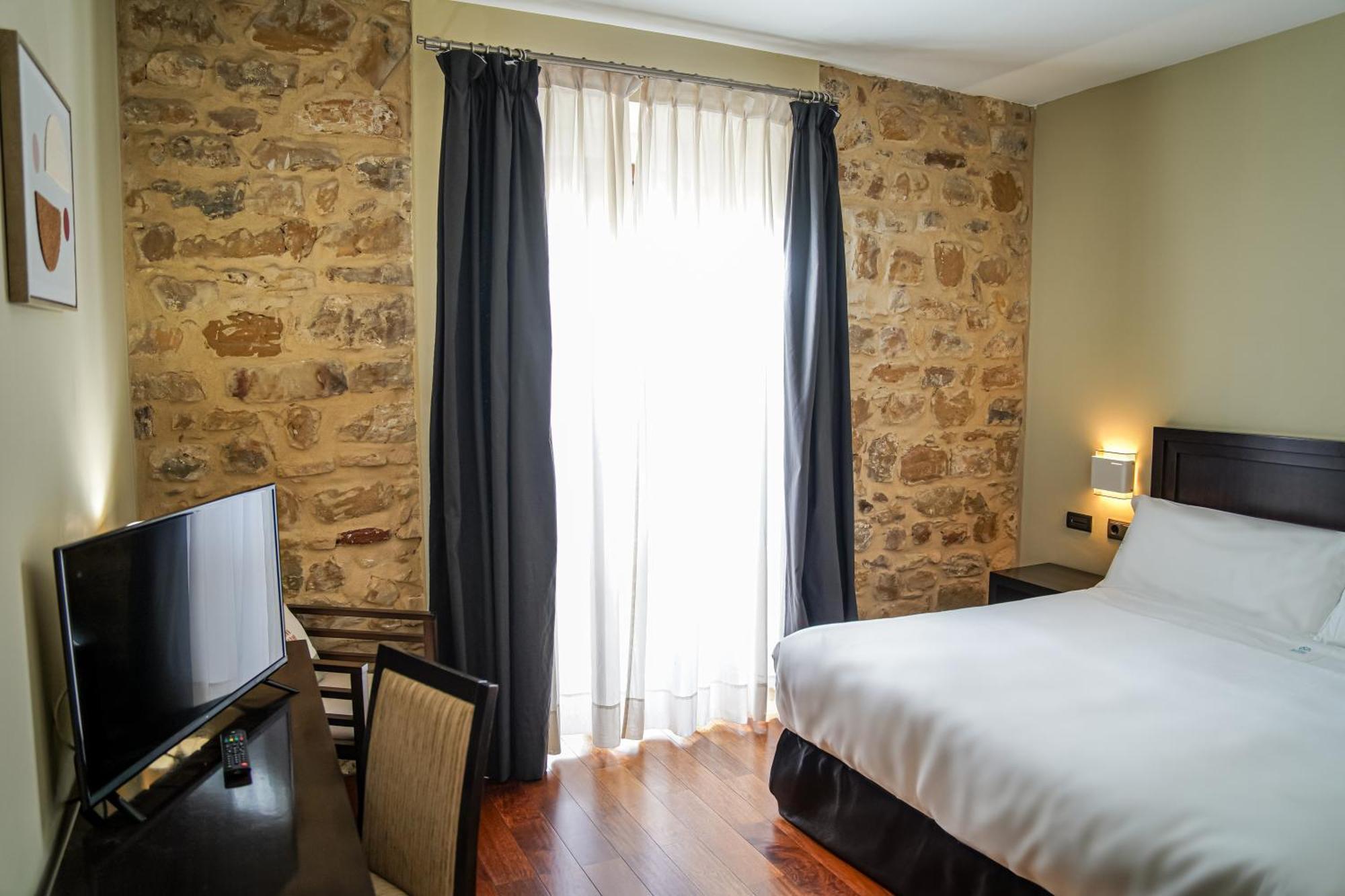 Hotel Baeza Monumental By Eme Hoteles Luaran gambar
