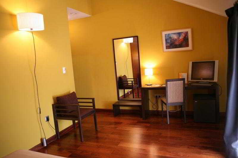 Hotel Baeza Monumental By Eme Hoteles Bilik gambar